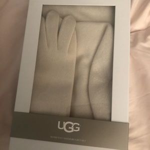 Ugg Cashmere Gift Set - gloves, hat, scarf